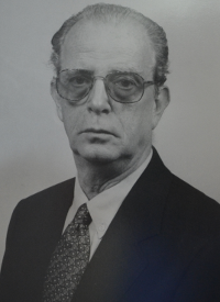Estevão Valmir Torelly Riegel (1990/1992)