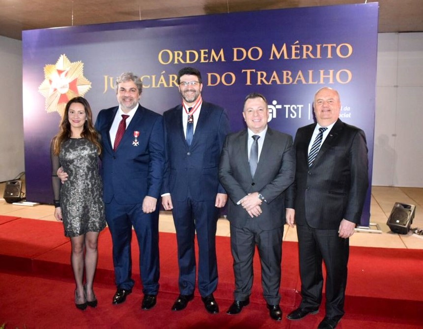 Colegas Rossal e Tiago Sulzbach são agraciados com a Ordem do Mérito