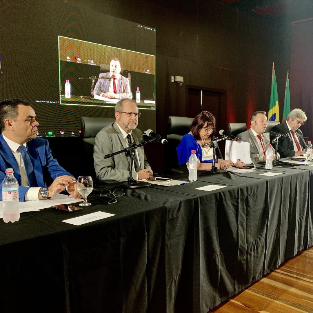 O presidente da AMATRA IV, Márcio Lima do Amaral, participou de evento organizado pela Ajuris, em 21/10