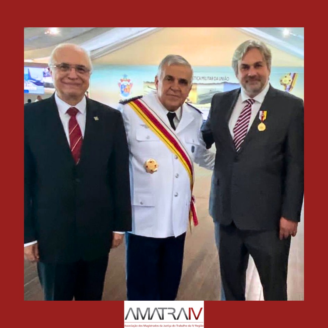 Juiz Tiago Mallmann Sulzbach recebe comenda do Superior Tribunal Militar