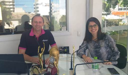 Diretora da AMATRA IV é entrevistada por rádio da cidade de Marau (RS)